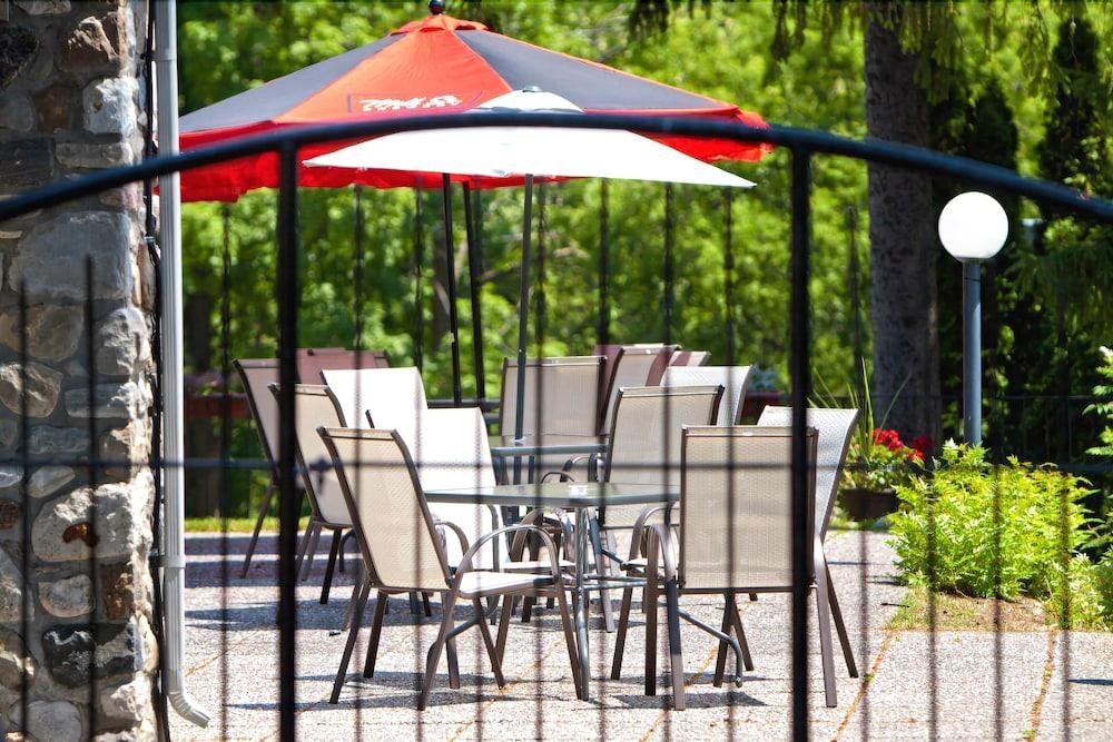 RAMADA BY WYNDHAM OTTAWA ON THE RIDEAU