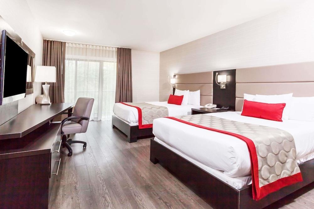 RAMADA BY WYNDHAM OTTAWA ON THE RIDEAU photo 2