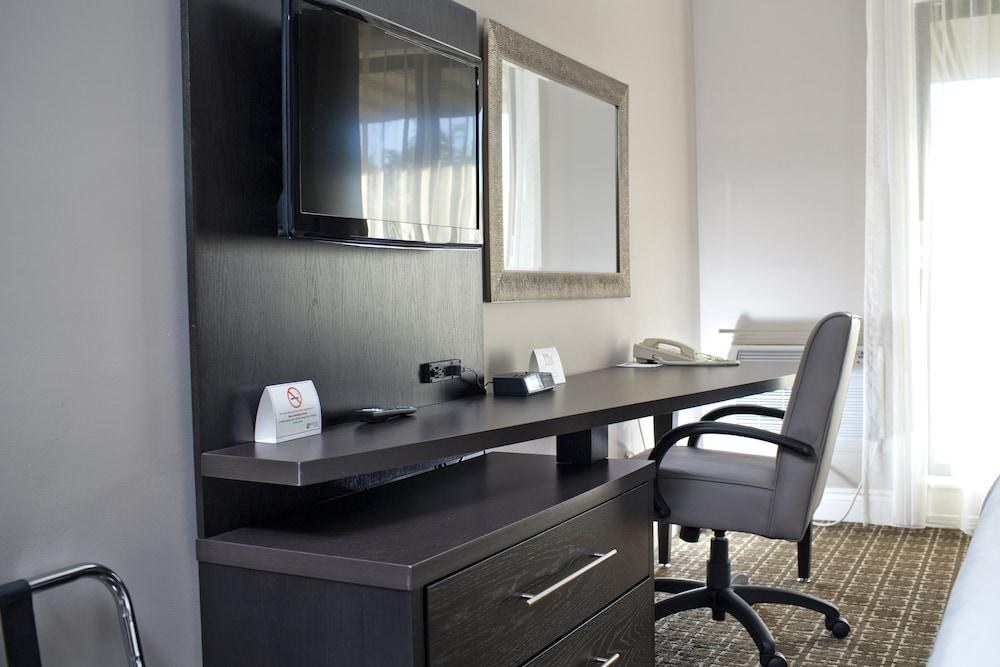 RAMADA BY WYNDHAM OTTAWA ON THE RIDEAU photo 4