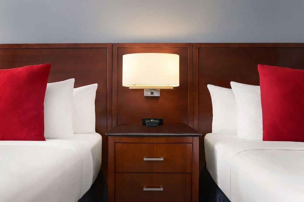 TRAVELODGE HOTEL & CONVENTION CENTER QUEBEC CITY photo 2
