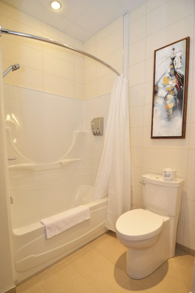 HOTEL UNIVERSEL RIVIERE-DU-LOUP photo 3