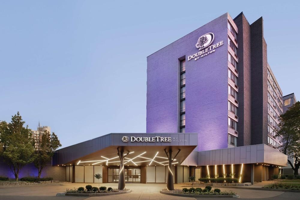 DOUBLETREE BY HILTON HOTEL TORONTO AIRPORT WEST photo 4