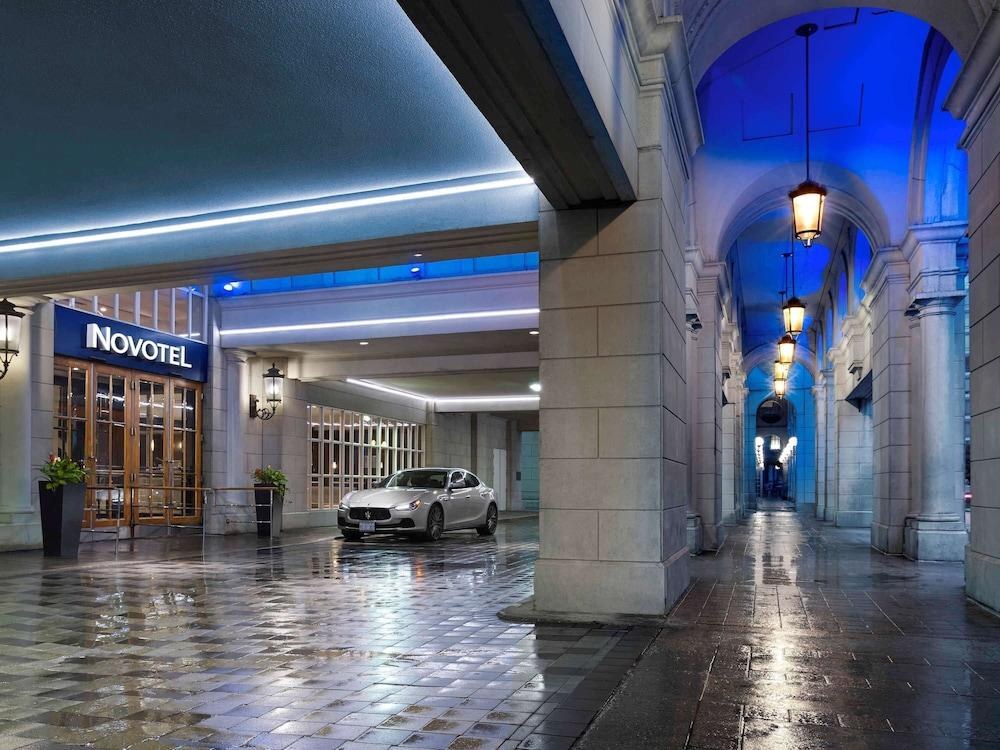 NOVOTEL TORONTO CENTRE photo 4