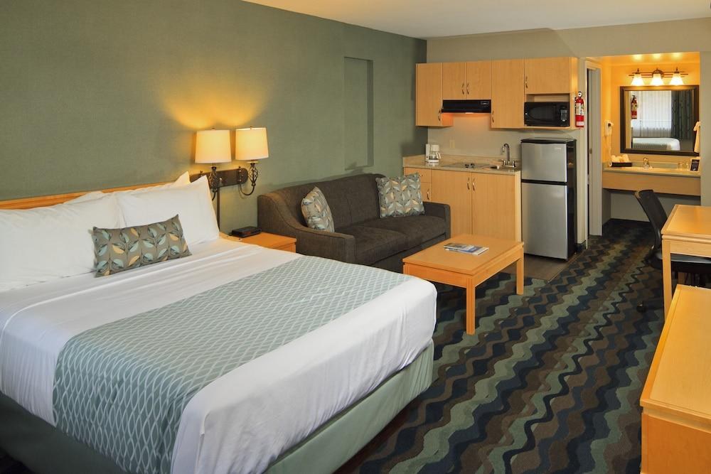 ACCENT INNS VANCOUVER AIRPORT photo 2