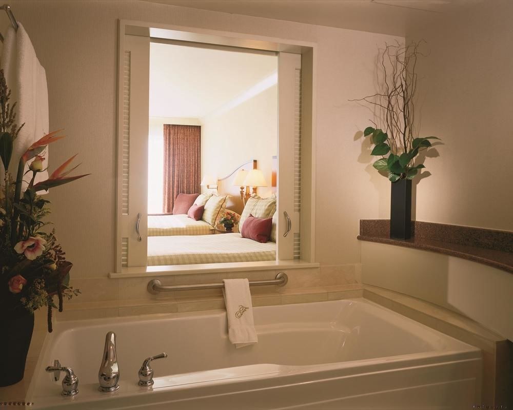 FAIRMONT VANCOUVER AIRPORT photo 1