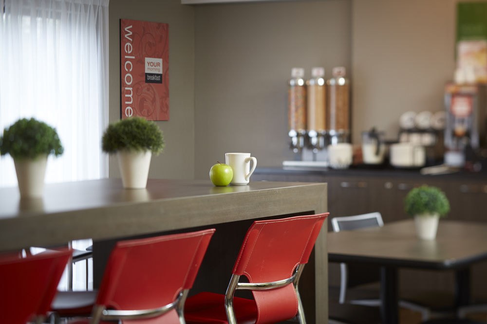 COMFORT INN WINNIPEG AIRPORT photo 1