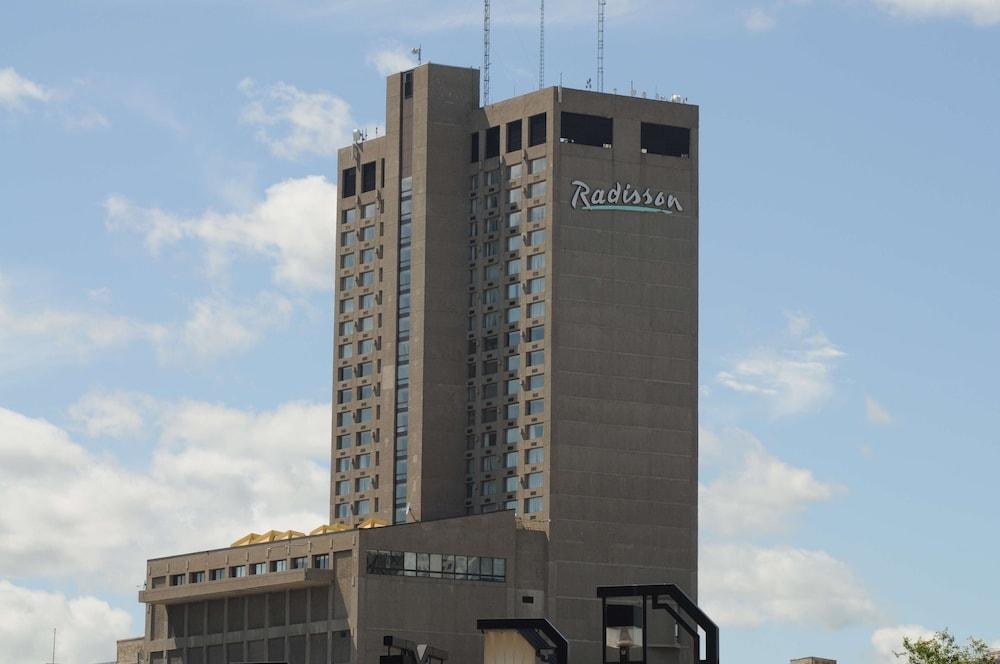 RADISSON HOTEL WINNIPEG DOWNTOWN photo 2