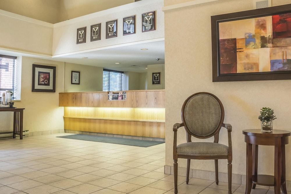 QUALITY SUITES LONDON photo 3