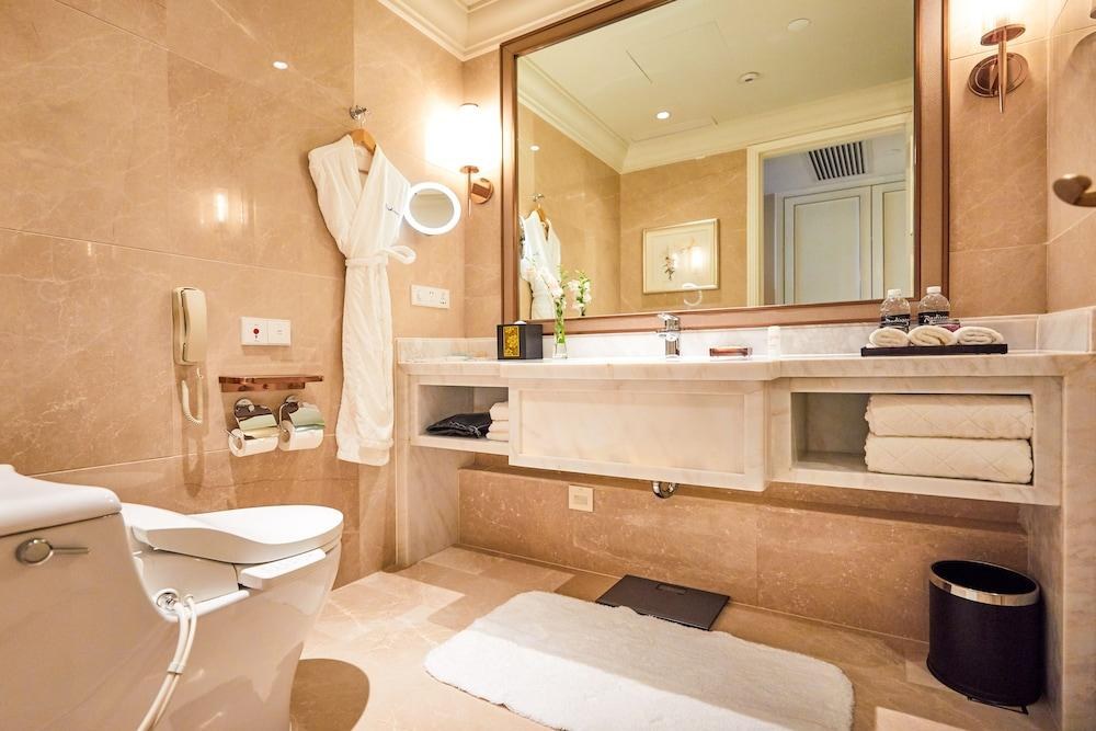 RADISSON BLU PLAZA XING GUO HOTEL SHANGHAI photo 2