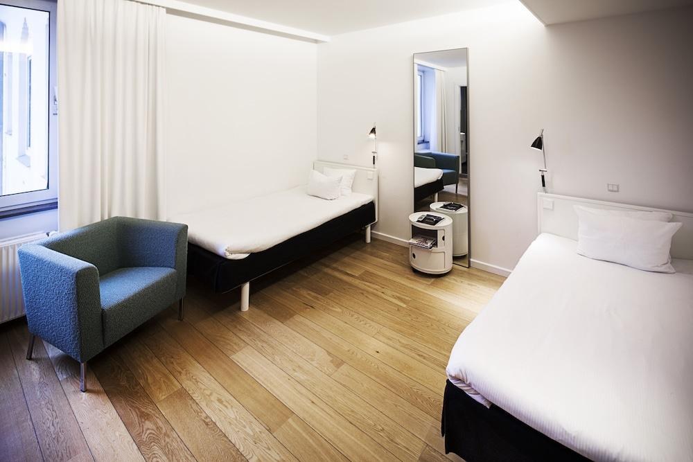 FIRST HOTEL TWENTYSEVEN photo 2