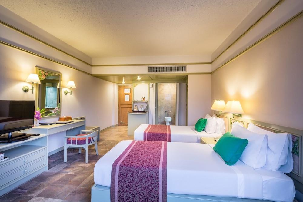 CHOLCHAN PATTAYA BEACH RESORT photo 4