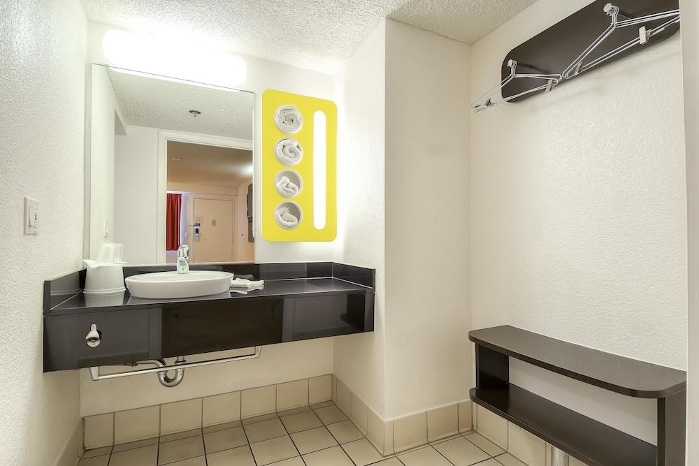 MOTEL 6 ANAHEIM MAINGATE photo 3