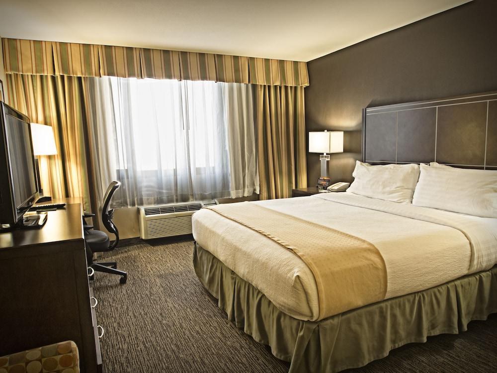 HOLIDAY INN ANAHEIM (1 BLK/DISNEYLAND®) photo 2