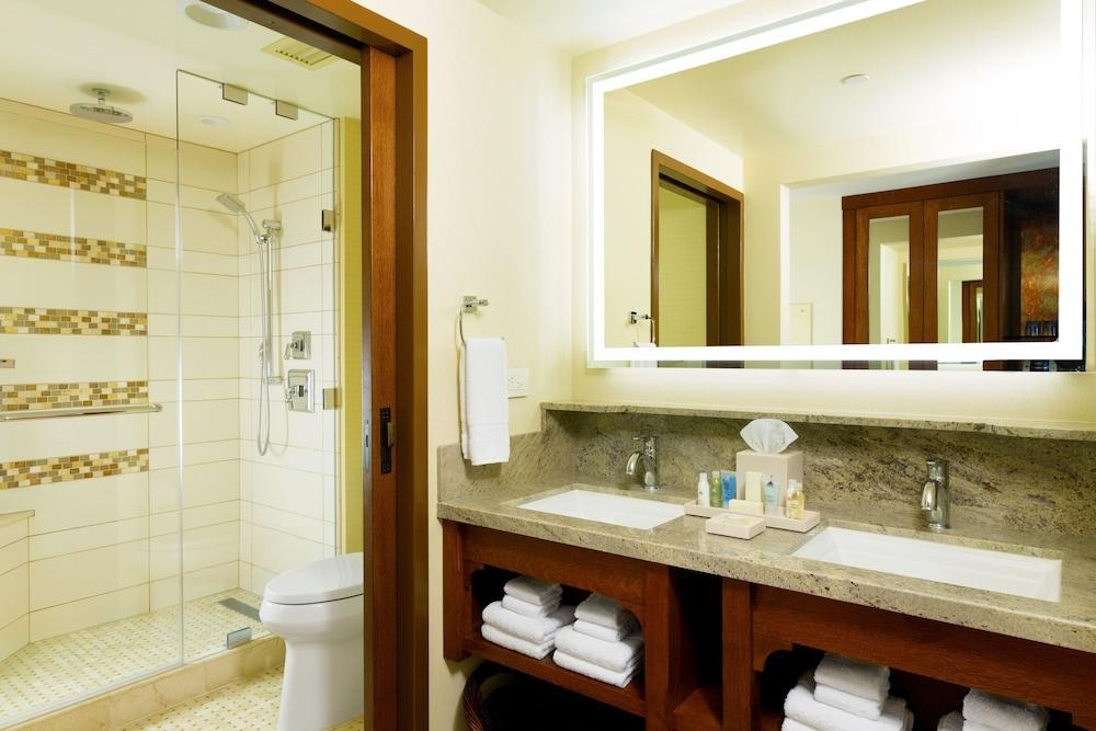DISNEY'S GRAND CALIFORNIAN HOTEL & SPA photo 2