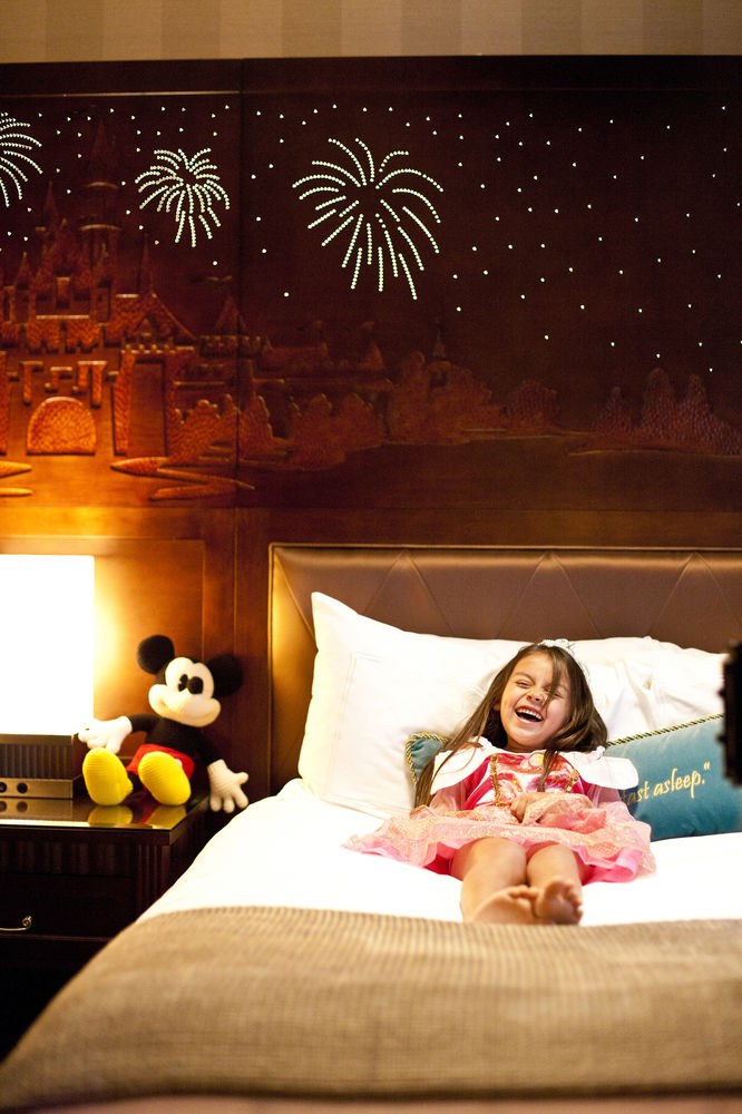 DISNEYLAND HOTEL
