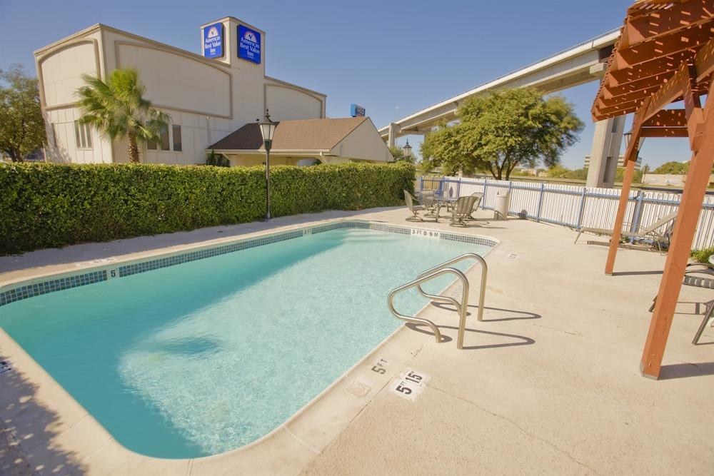 AMERICAS BEST VALUE INN AUSTIN photo 4