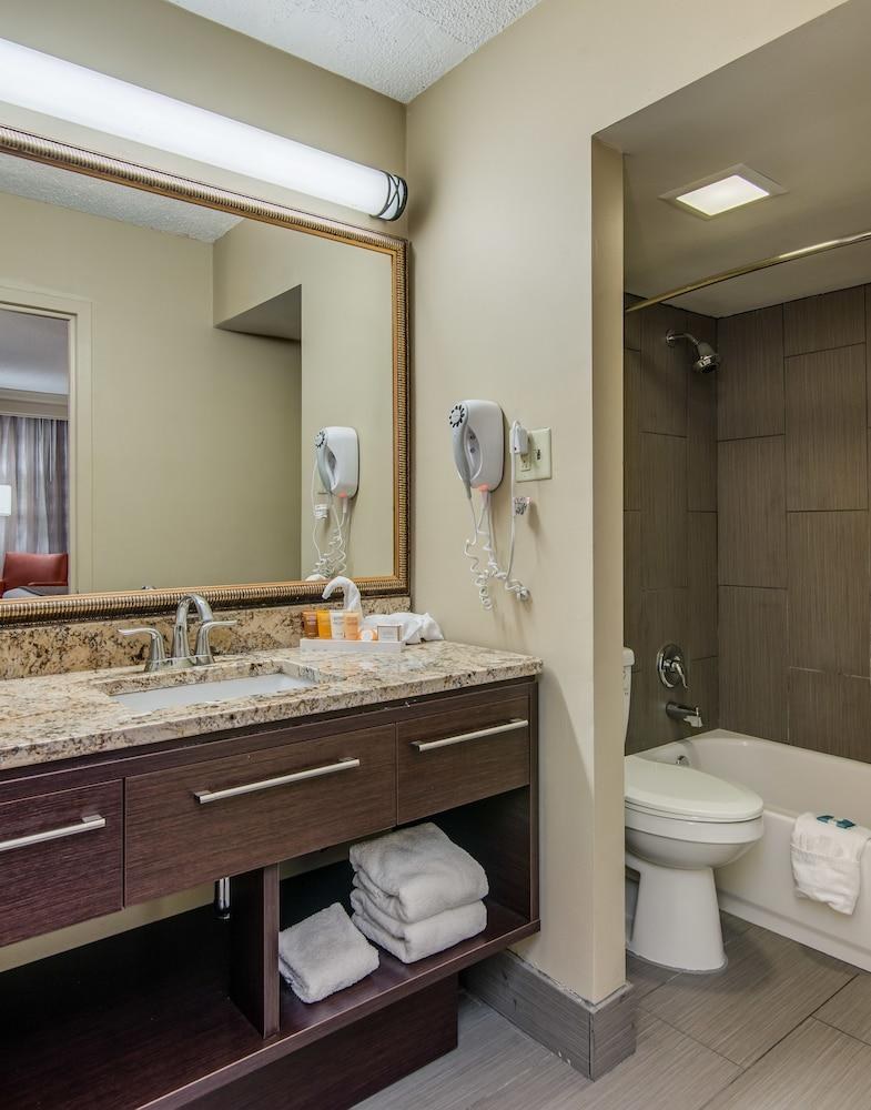 THE CAPITOL HOTEL AN ASCEND HOTEL COLLECTION MEMBE photo 3