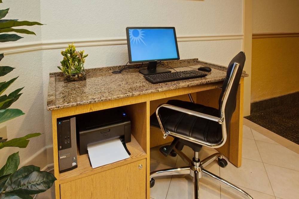 LA QUINTA INN & SUITES NASHVILLE AIRPORT/OPRYLAND