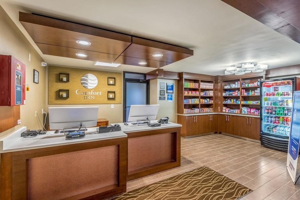 COMFORT INN EXECUTIVE PARK photo 2