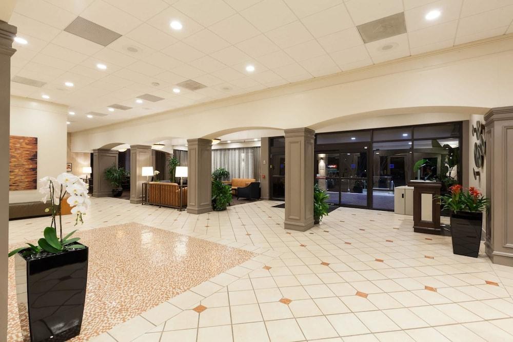 DoubleTree by Hilton Houston Medical Center Hotel & Suites photo 4