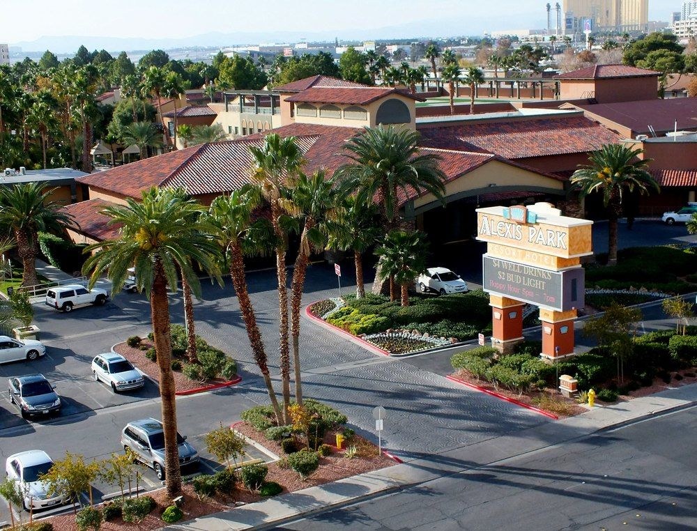 ALEXIS PARK ALL SUITE RESORT photo 1