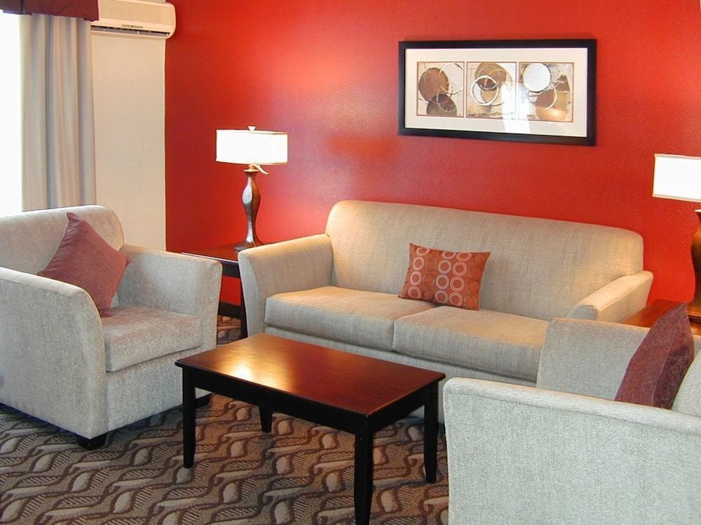 ALEXIS PARK ALL SUITE RESORT photo 2