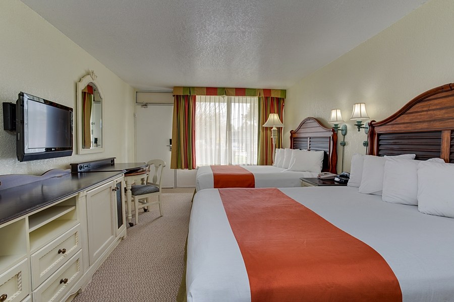 SERALAGO HOTEL & SUITES photo 1