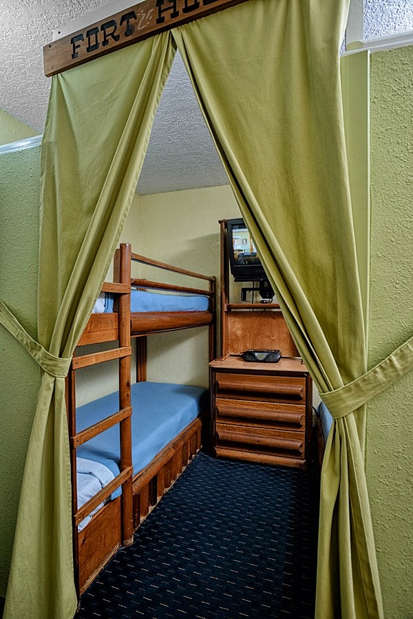 SERALAGO HOTEL & SUITES photo 3