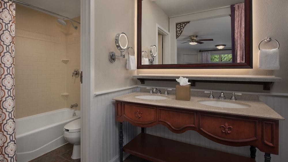 DISNEY'S PORT ORLEANS RESORT - FRENCH QUARTER photo 3