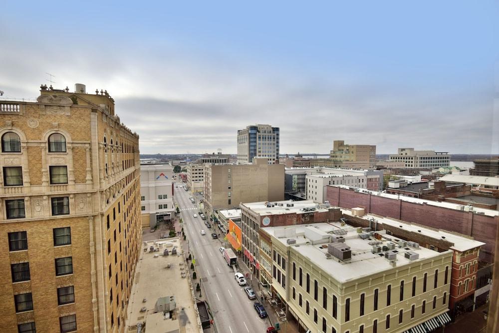 HOLIDAY INN MEMPHIS-DOWNTOWN (BEALE ST.) photo 2