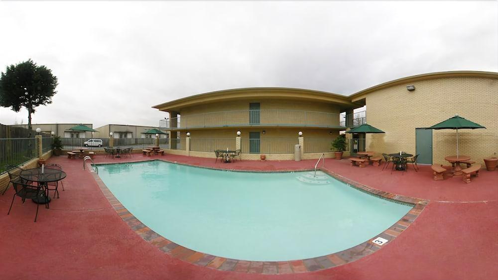 MOTEL 6 MEMPHIS DOWNTOWN photo 1