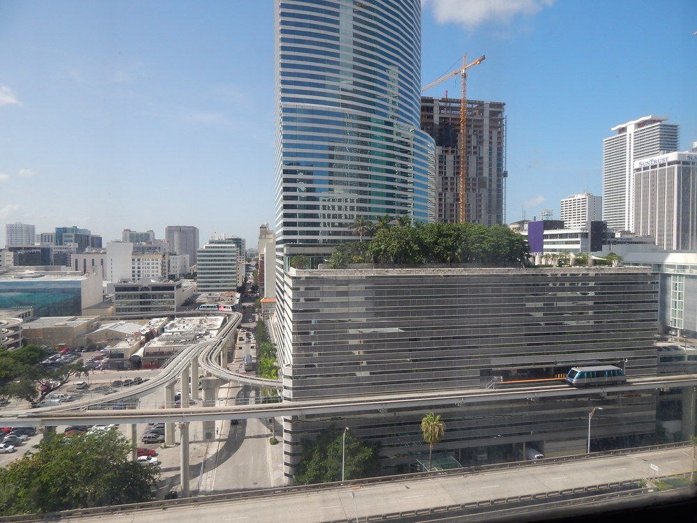 Comfort Inn & Suites Downtown Brickell-Port Of Miami photo 1