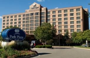 PARK PLAZA HOTEL BLOOMINGTON