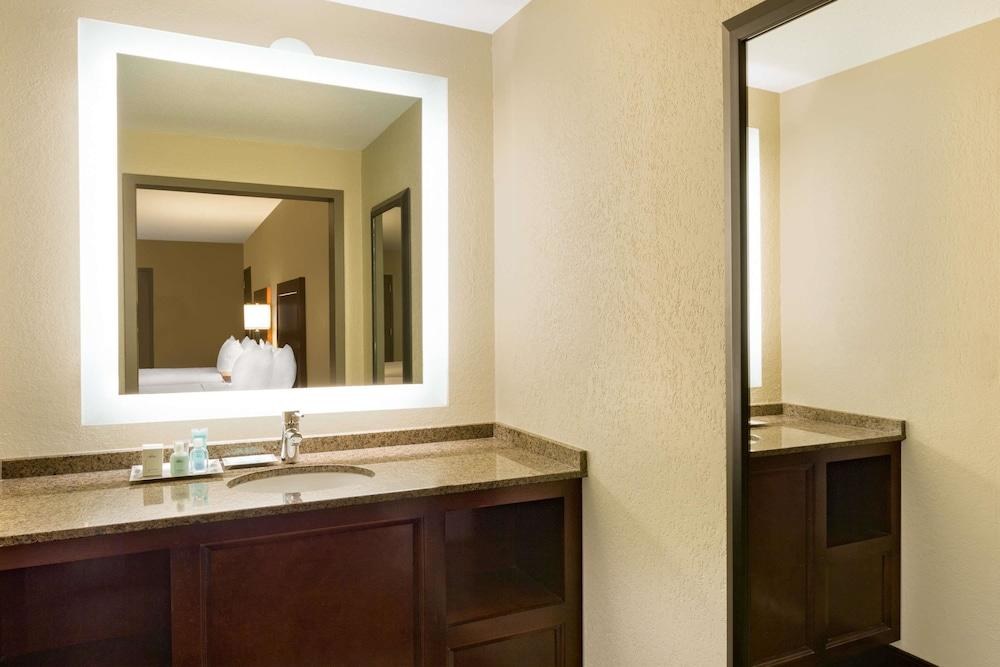 Wyndham New Orleans - French Quarter photo 4