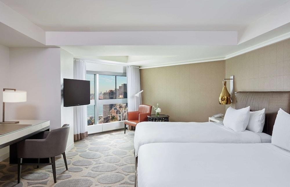 MILLENNIUM HILTON NEW YORK ONE UN PLAZA photo 2