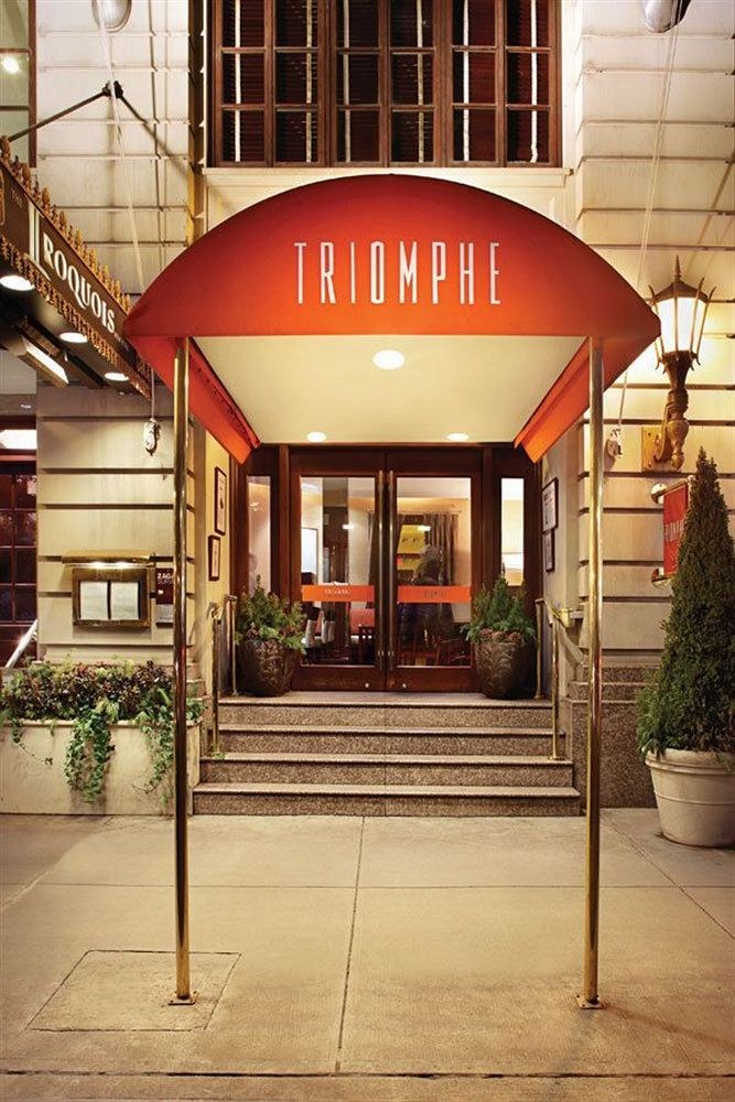 IROQUOIS HOTEL photo 1