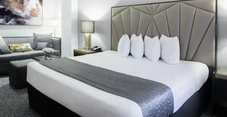 Martinique New York on Broadway, Curio Collection by Hilton photo 1