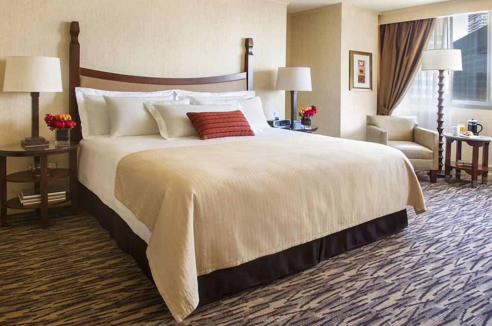 WYNDHAM GRAND CHICAGO RIVERFRONT photo 2
