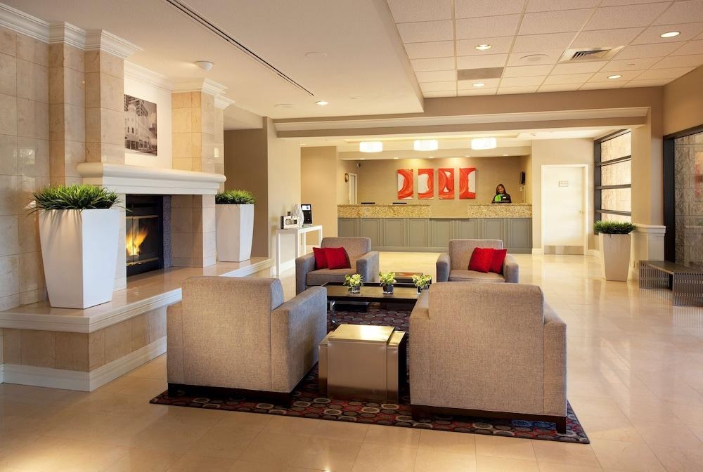 RADISSON HOTEL PHOENIX AIRPORT photo 3