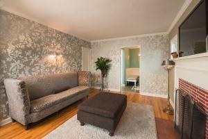 LAFAYETTE HOTEL & SUITES IN SAN DIEGO photo 1