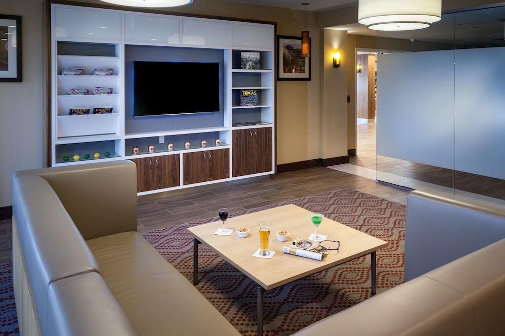 HOLIDAY INN SAN ANTONIO MARKET SQUARE photo 2
