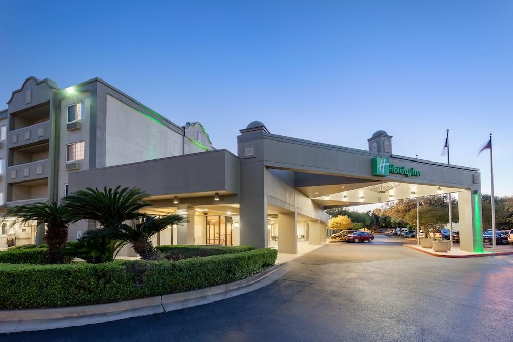 HOLIDAY INN SAN ANTONIO MARKET SQUARE photo 3