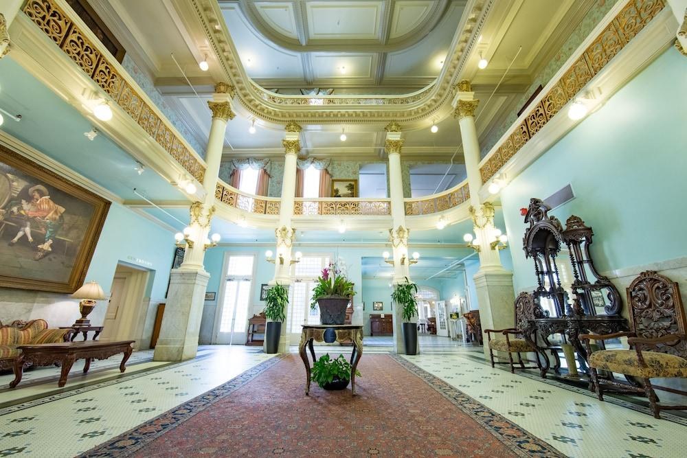 MENGER HOTEL photo 2