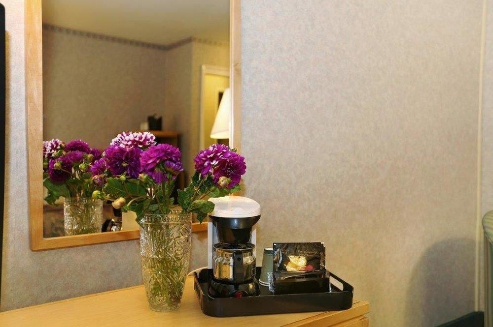 NOB HILL MOTOR INN photo 1