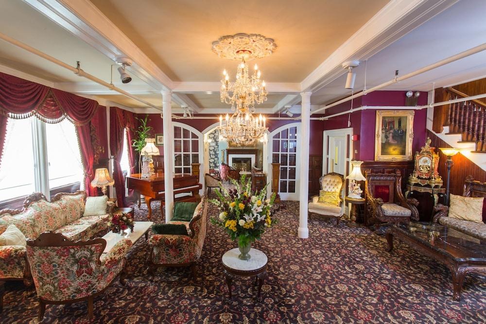 QUEEN ANNE HOTEL photo 2