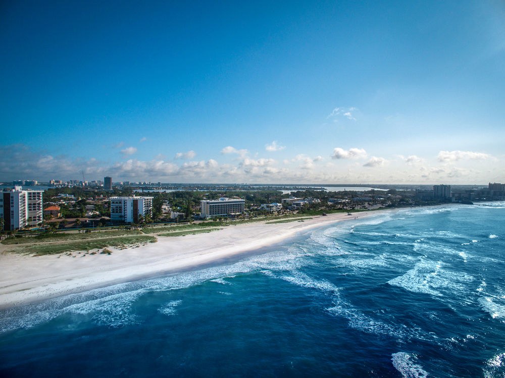 HOLIDAY INN LIDO BEACH photo 1