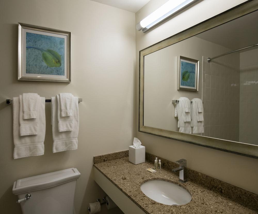 HOLIDAY INN LIDO BEACH photo 2