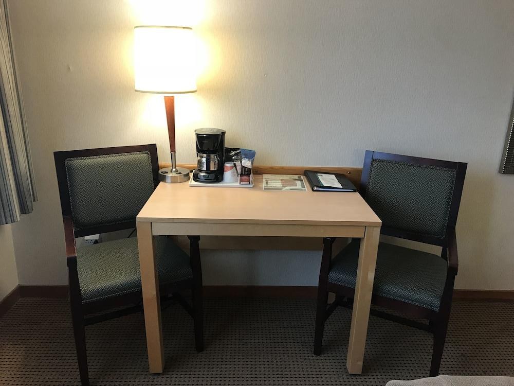 QUALITY HOTEL MONTREAL EAST photo 4