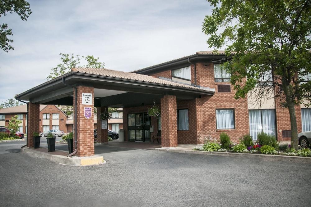 COMFORT INN BROSSARD photo 2