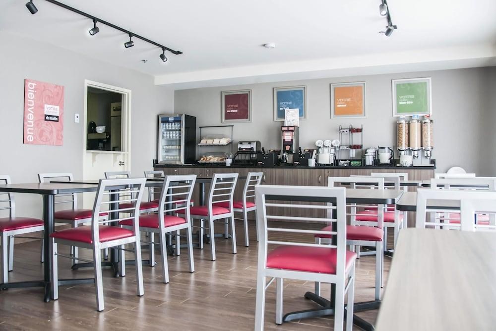 COMFORT INN BROSSARD photo 3